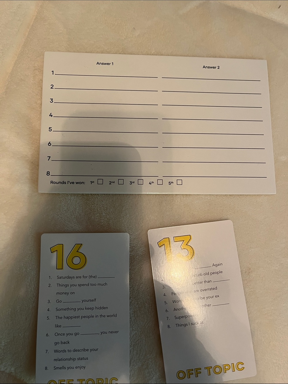 Off Topic Party Game - Yellow - Picture 3 of 4